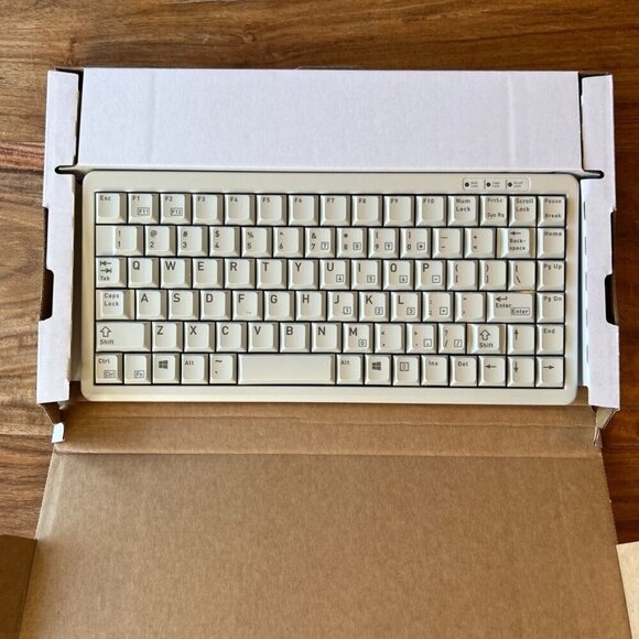 NWT Cherry Compact Ultra Slim G84-4100 Keyboard - Picture 3 of 8